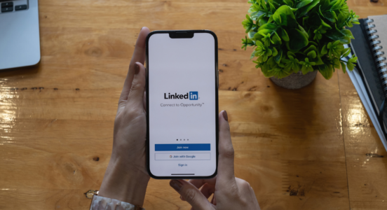 Free eBook How to use LinkedIn Social Media PR Viva PR